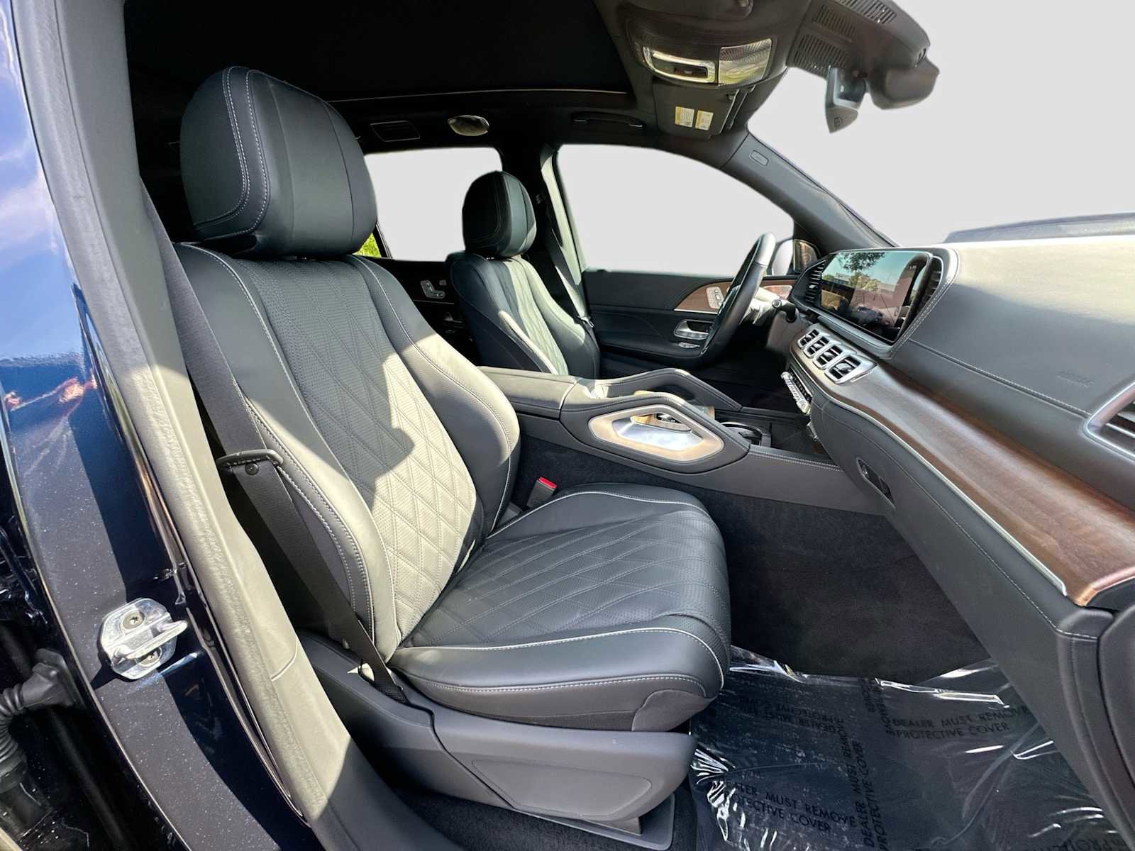 Used 2024 Mercedes-Benz Maybach GLS 600 4MATIC image 31