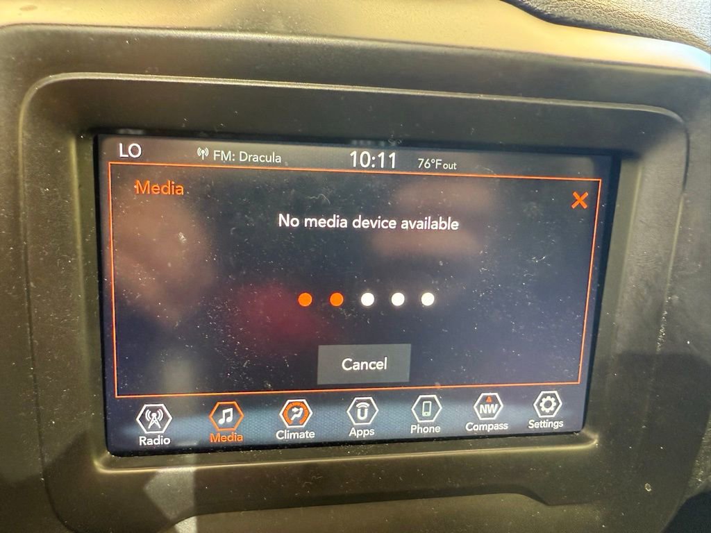 Used 2018 Jeep Renegade Latitude w/ Popular Equipment Group image 22