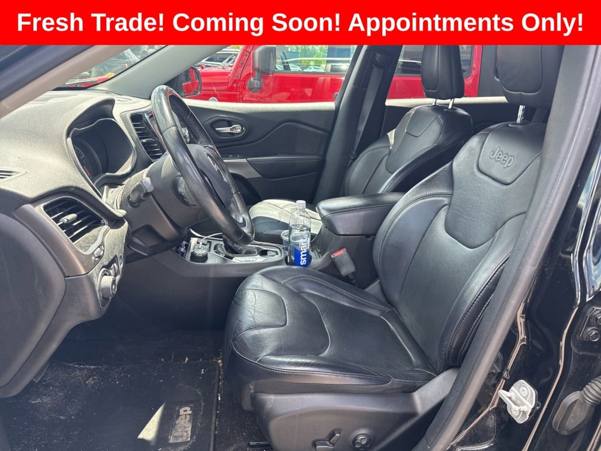 Used 2019 Jeep Cherokee Limited AWD/4WD image 3