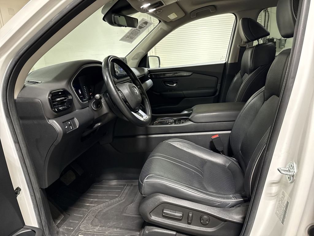 Used 2023 Honda Pilot Elite image 21