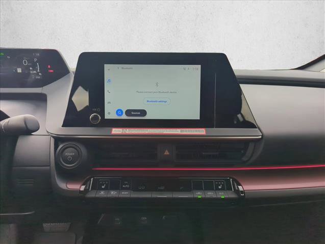 Used 2025 Toyota Prius Plug-In Hybrid image 16