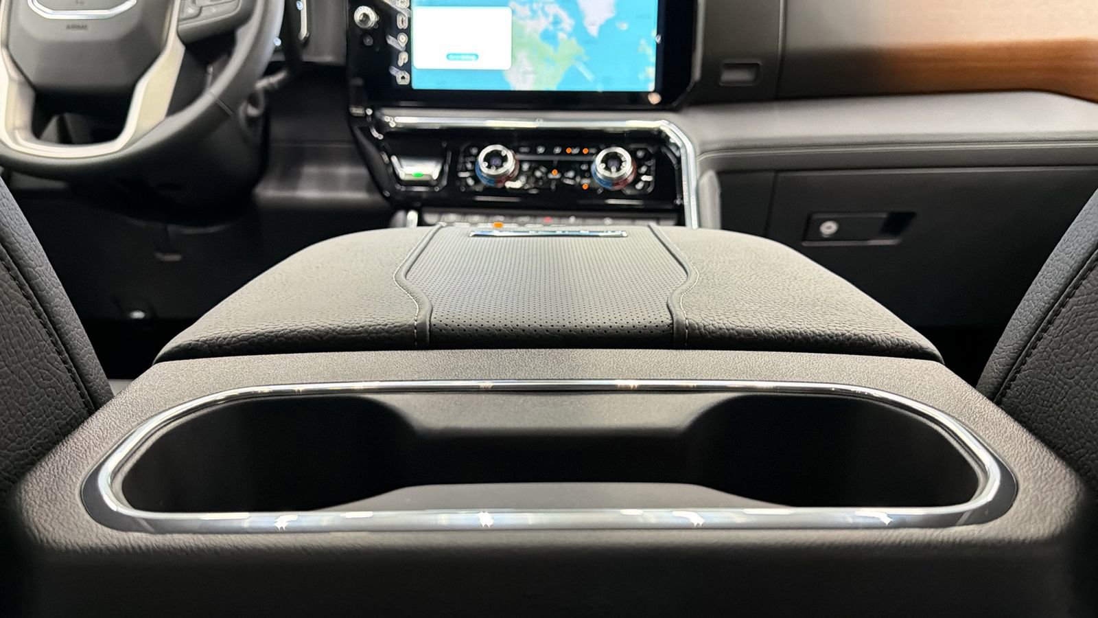 Used 2025 GMC Sierra 3500 Denali w/ Denali Reserve Package image 38