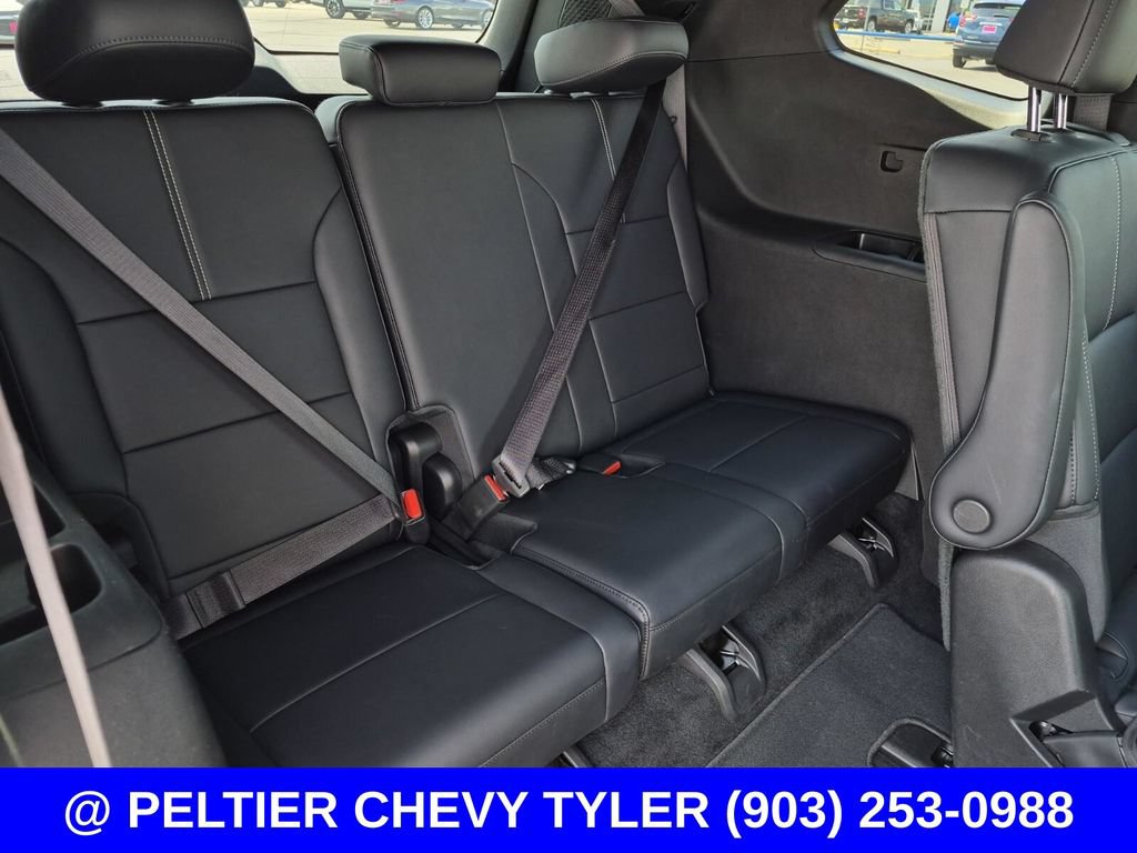 Used 2026 GMC Acadia Elevation w/ Elevation Premium Package FWD image 18
