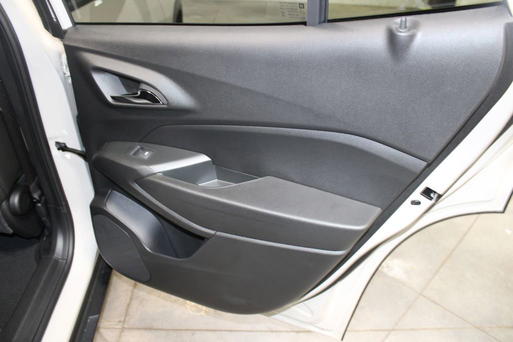 New 2026 Chevrolet Trax RS w/ Sunroof Package image 24