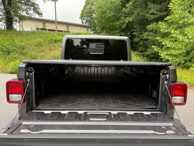 Used 2025 Jeep Gladiator Sport AWD/4WD image 8