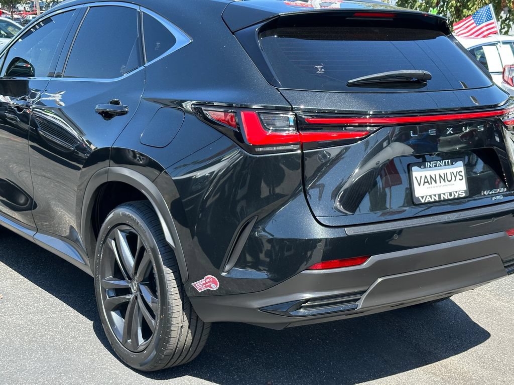 Used 2024 Lexus NX 450h+ AWD w/ Vision Package image 5