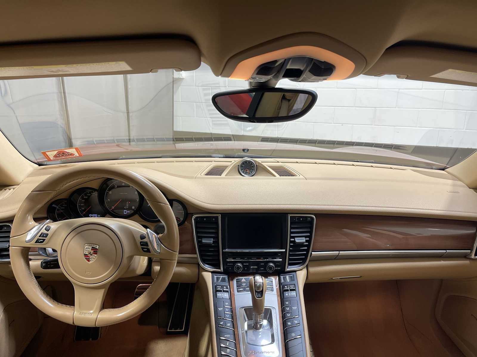 Used 2015 Porsche Panamera 4 w/ Premium Package Plus AWD/4WD image 10
