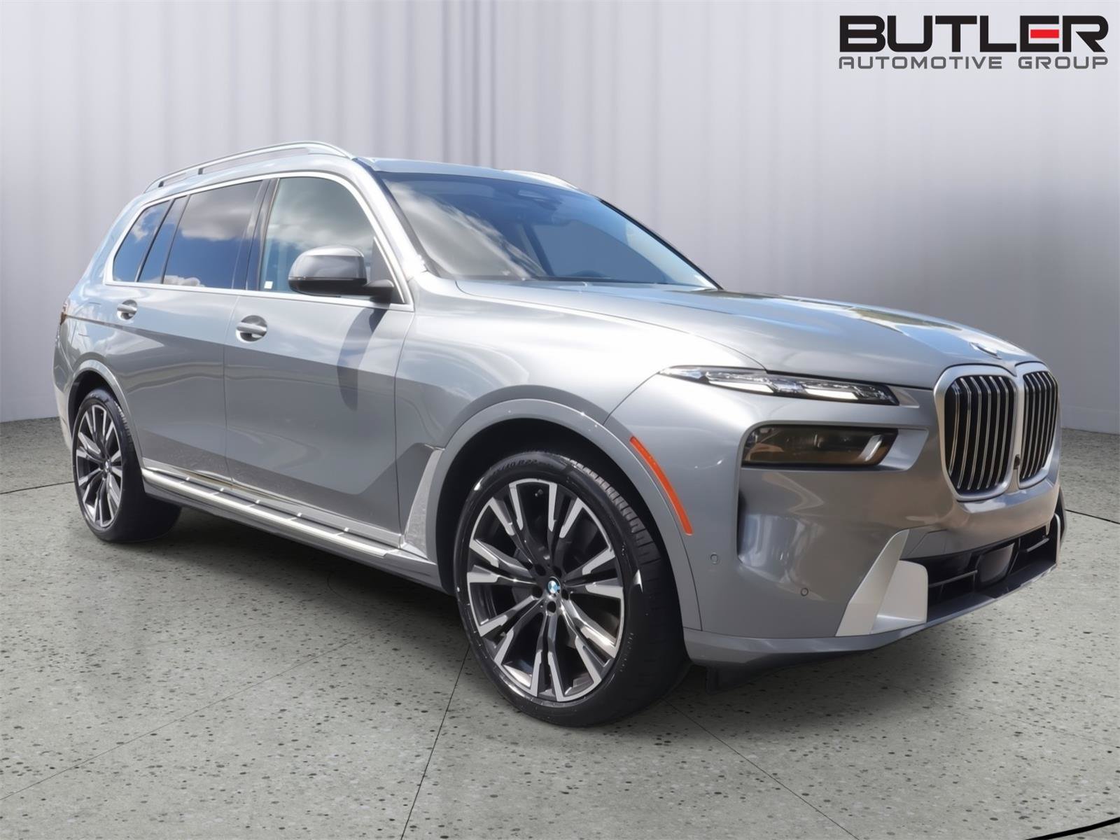 Used 2025 BMW X7 xDrive40i w/ Premium Package AWD/4WD image 8
