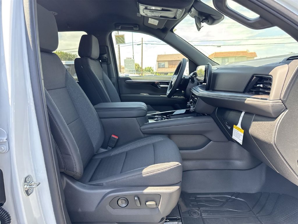 New 2026 Chevrolet Suburban LS RWD image 33