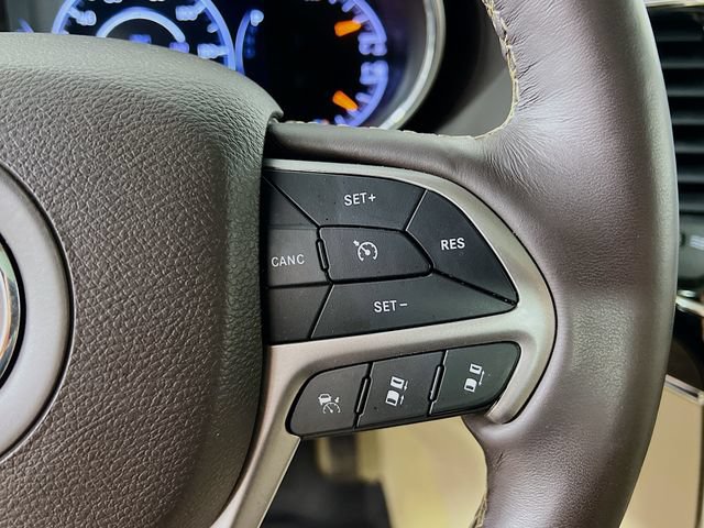 Used 2021 Jeep Grand Cherokee Overland AWD/4WD image 35