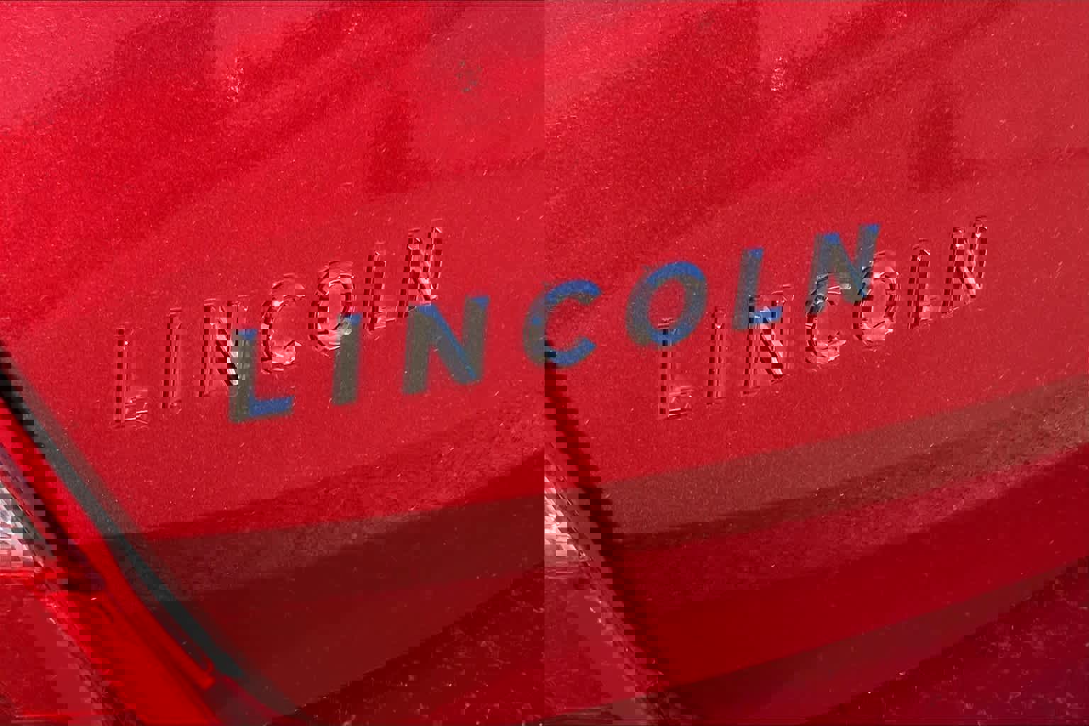 Used 2014 Lincoln MKS AWD w/ Equipment Group 201A image 30