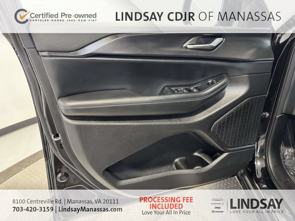 Used 2024 Jeep Grand Cherokee Altitude AWD/4WD image 18