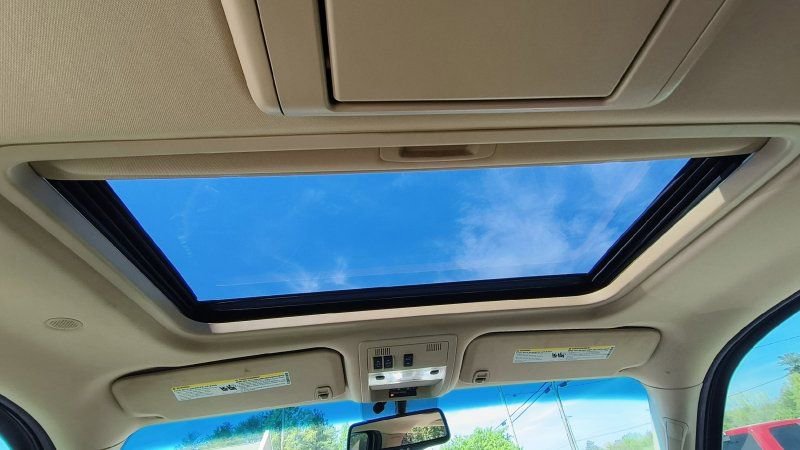 Used 2014 Chevrolet Tahoe LT w/ Luxury Package RWD image 19