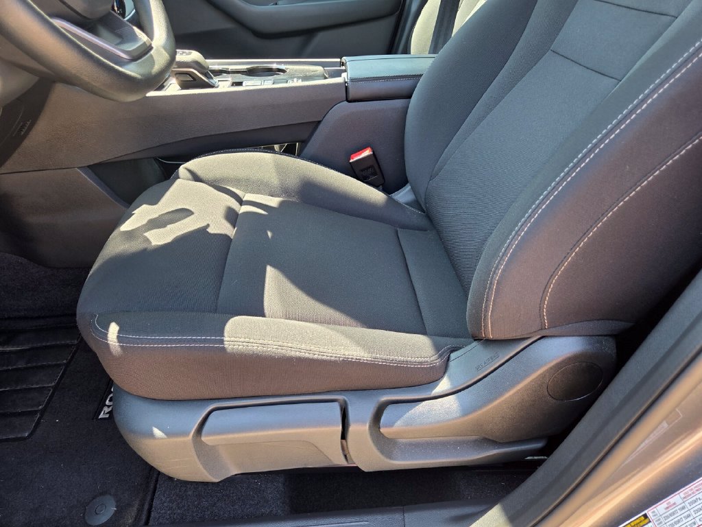 Used 2026 Nissan Rogue S FWD image 10