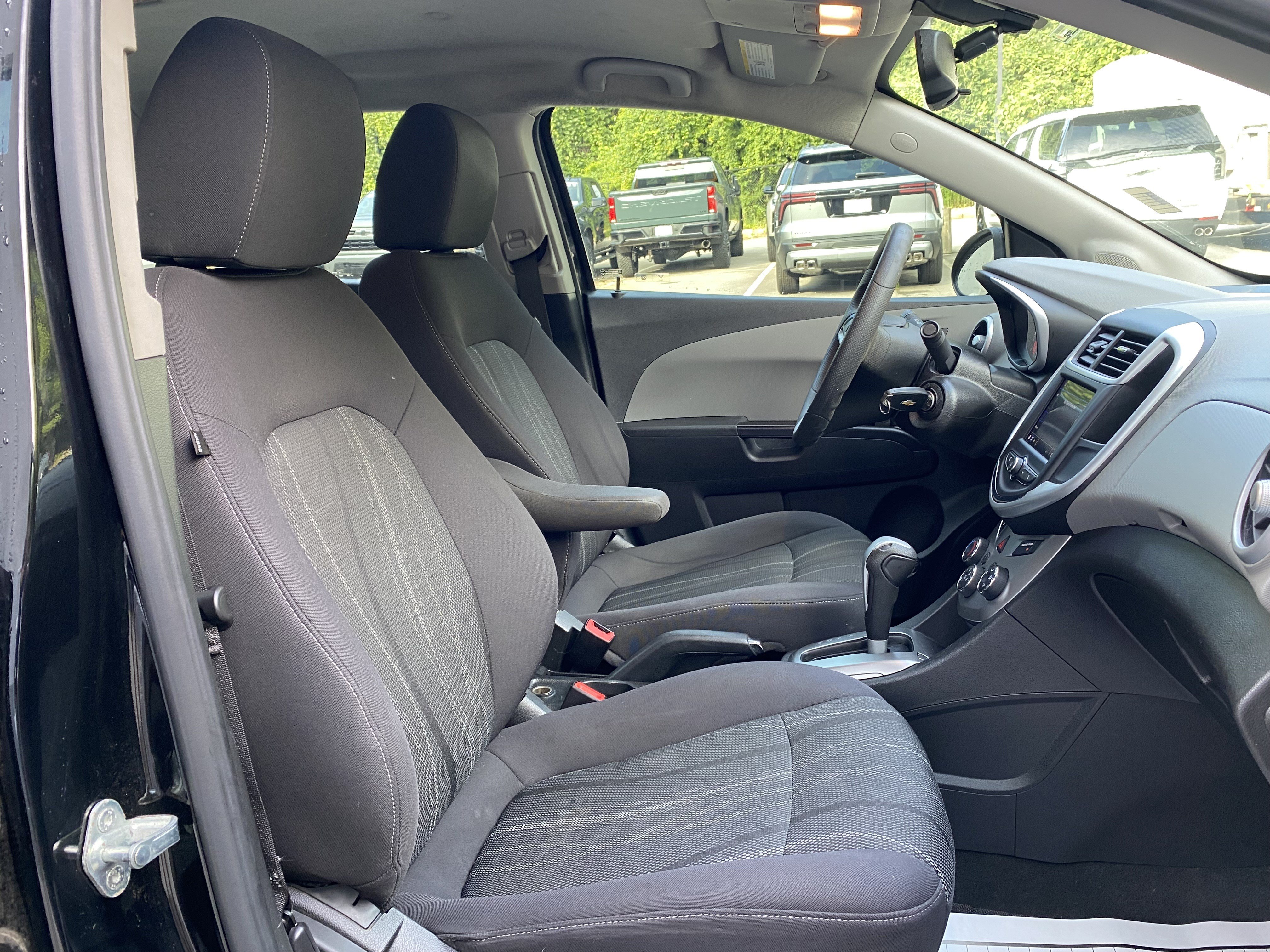Used 2020 Chevrolet Sonic LT FWD image 30