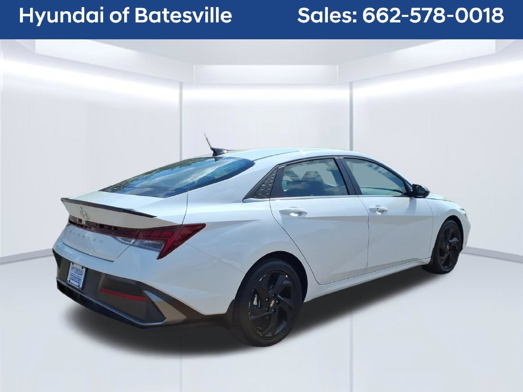 Used 2026 Hyundai Elantra SEL Sport Premium FWD image 5