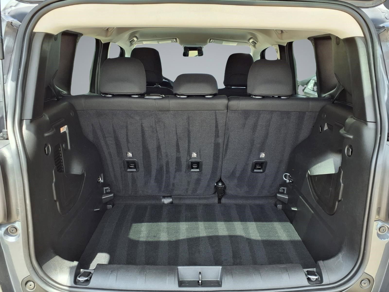 Used 2023 Jeep Renegade Latitude AWD/4WD image 12