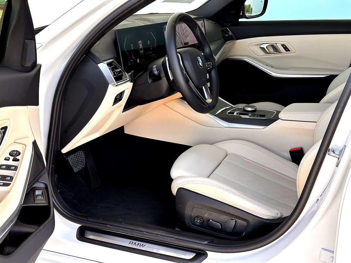 Certified 2024 BMW 330i Sedan w/ Convenience Package image 10