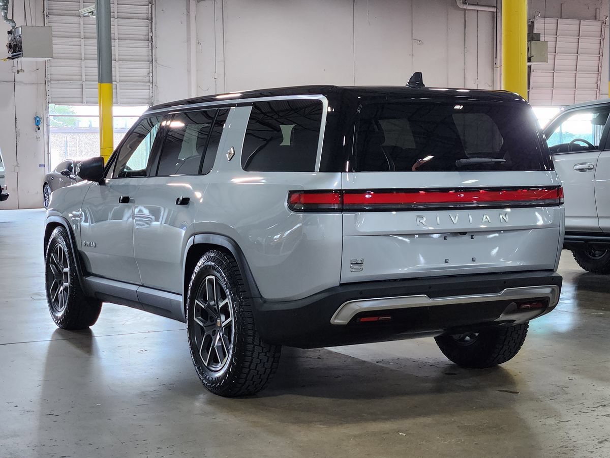 Used 2024 Rivian R1S Adventure Dual AWD/4WD image 11