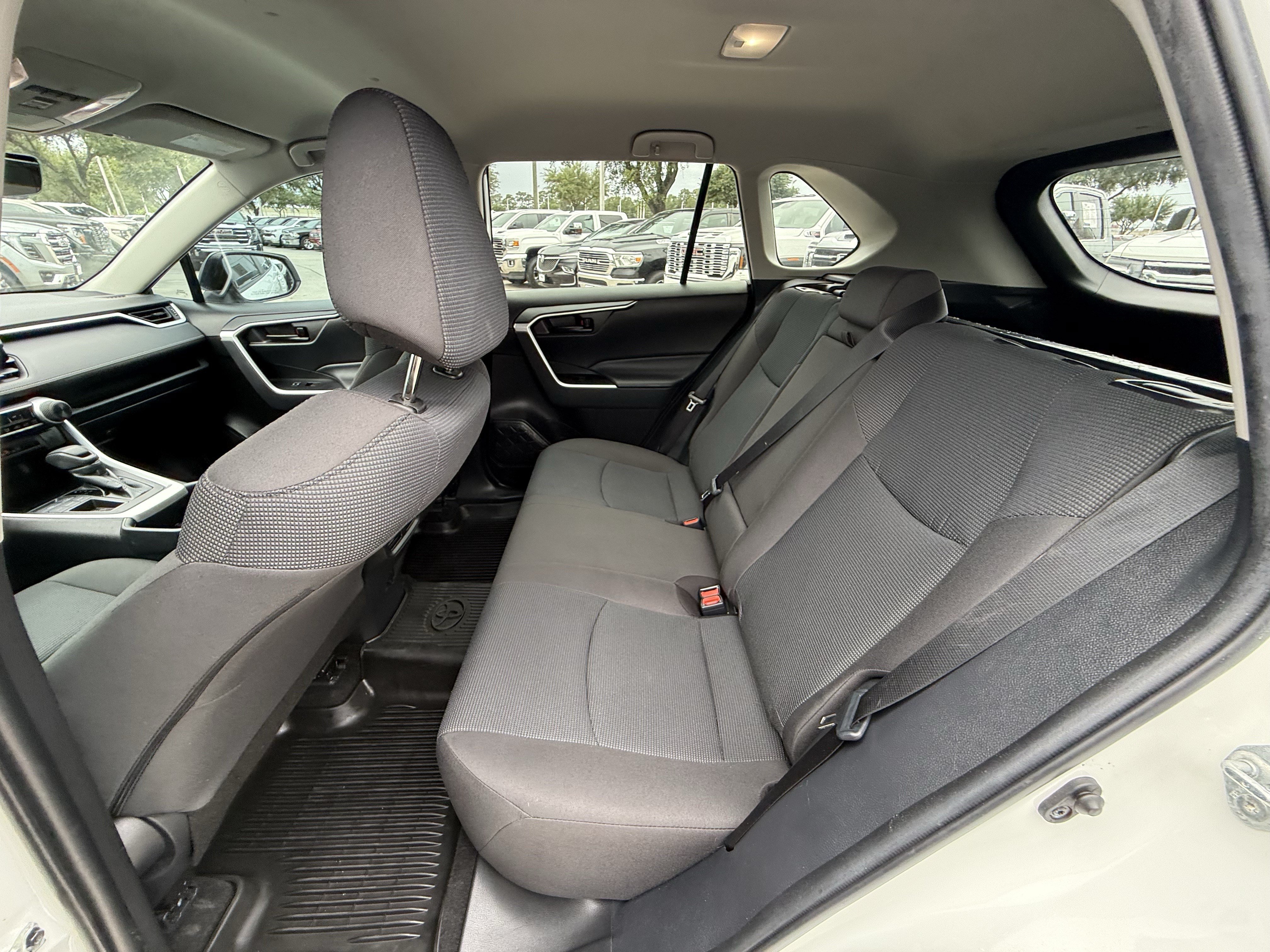 Used 2022 Toyota RAV4 LE FWD image 28