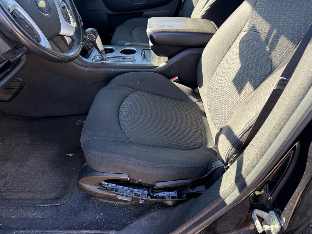 Used 2011 Chevrolet Traverse LT image 15