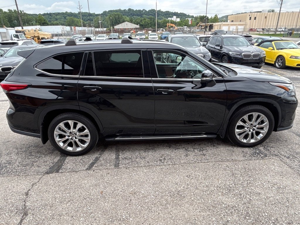 Used 2021 Toyota Highlander Limited image 5