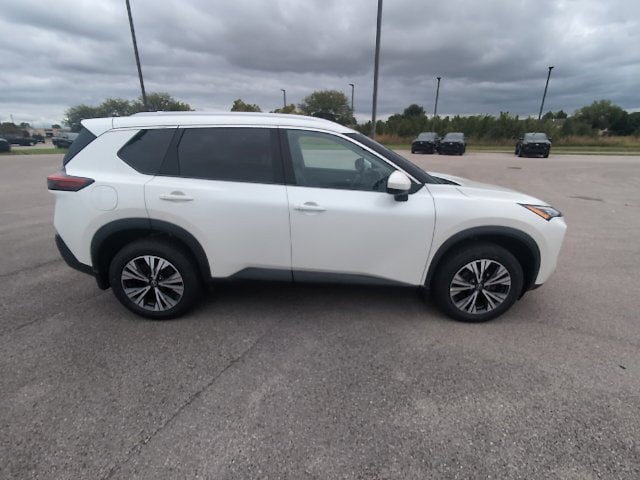 Used 2023 Nissan Rogue SV w/ SV Premium B Package AWD/4WD image 2