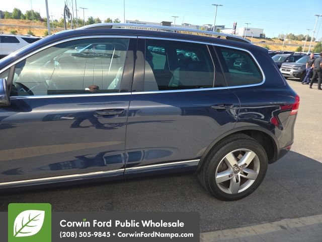 Used 2014 Volkswagen Touareg TDI AWD/4WD image 6