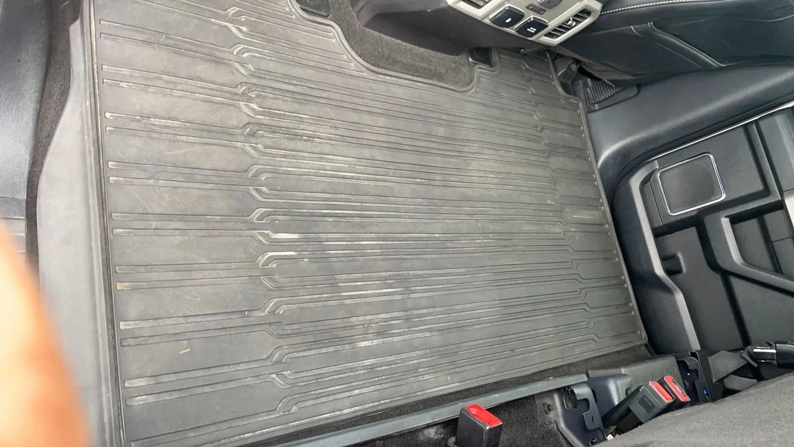 Used 2019 Ford F150 Lariat w/ Equipment Group 502A Luxury AWD/4WD image 37