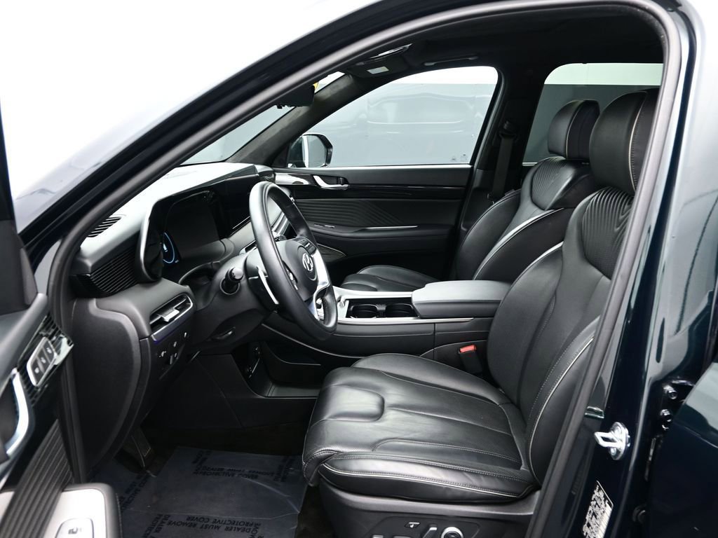 Used 2025 Hyundai Palisade Calligraphy image 13