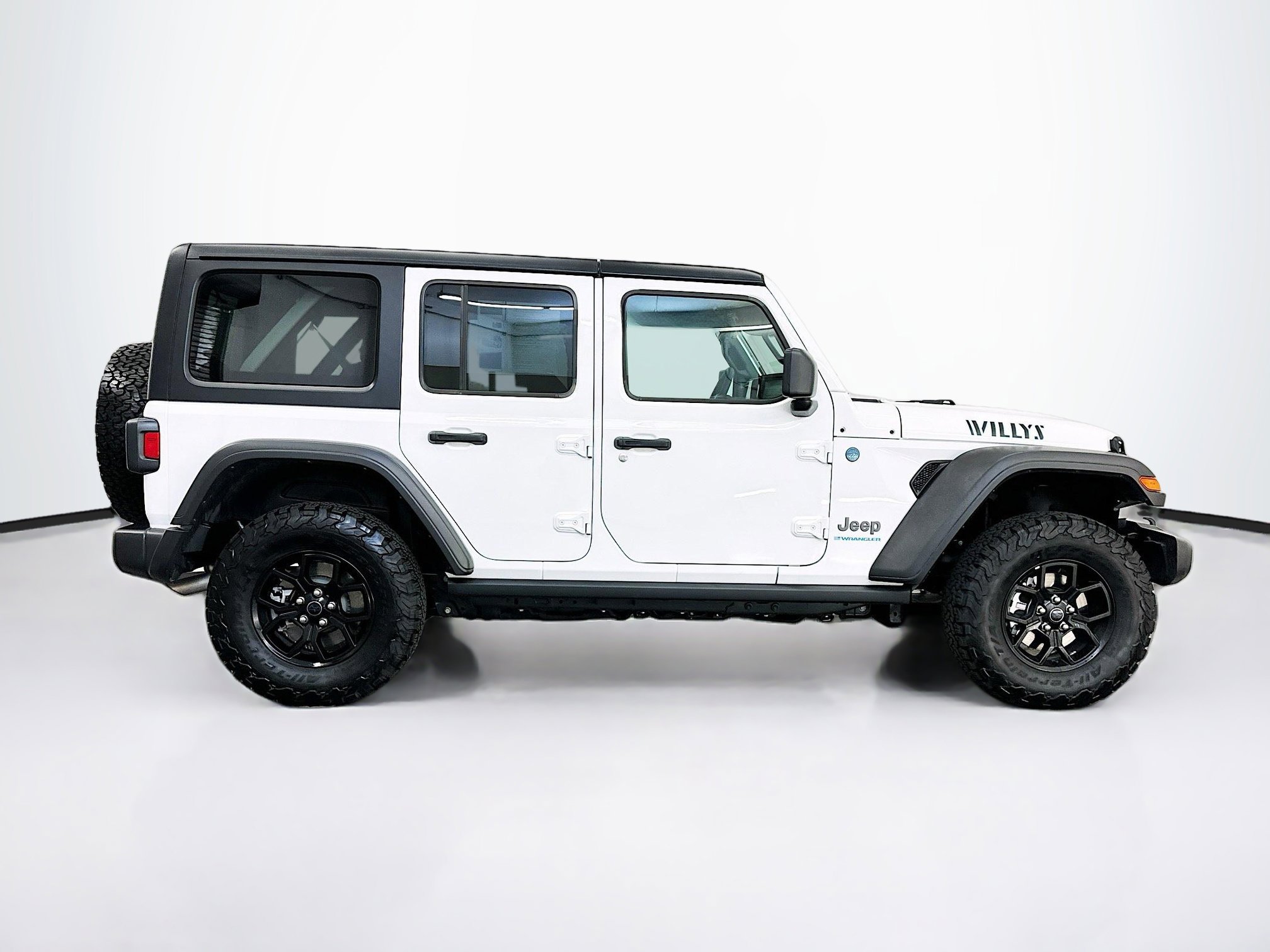 Used 2025 Jeep Wrangler Willys image 10