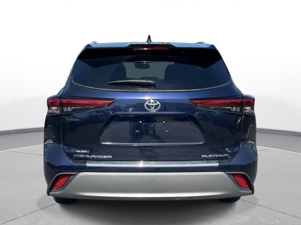 Used 2023 Toyota Highlander Platinum FWD image 7