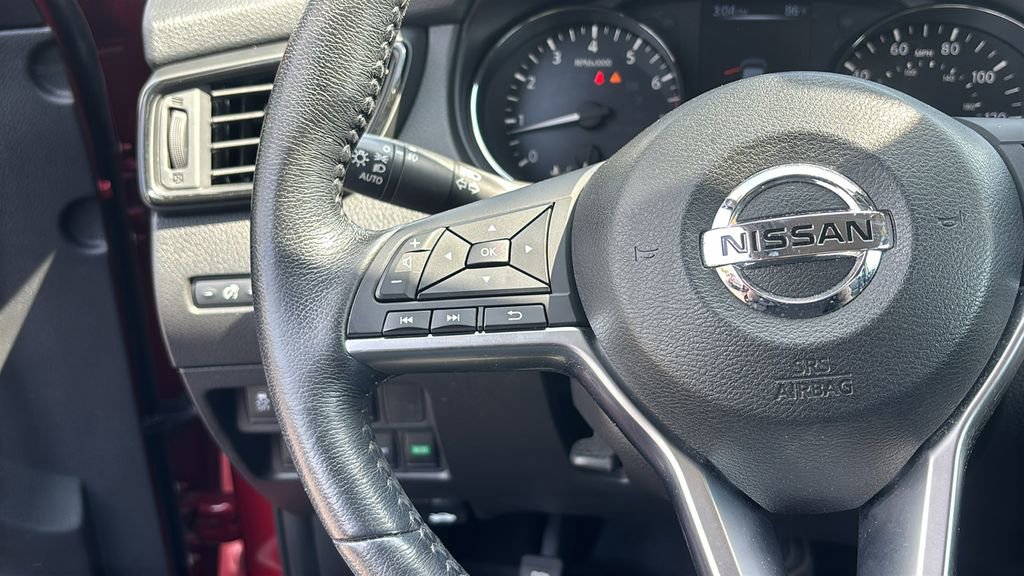 Used 2017 Nissan Rogue SL FWD image 17