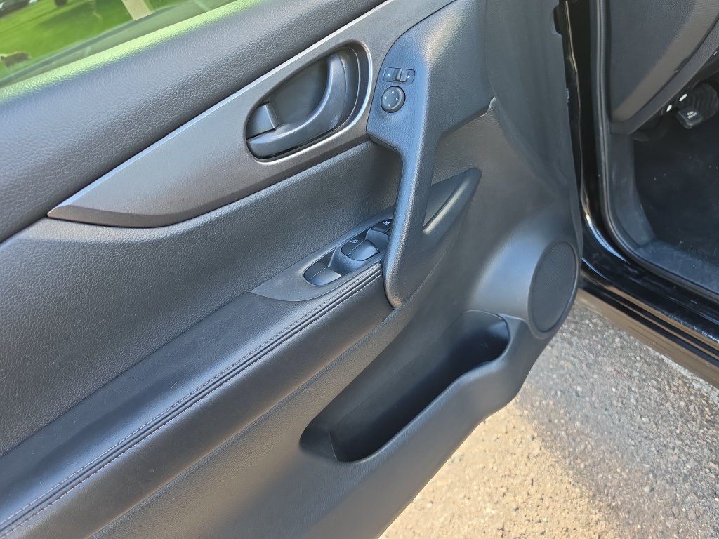 Used 2021 Nissan Rogue Sport S AWD/4WD image 12