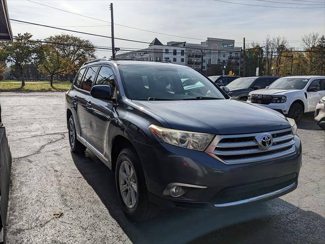 Used 2012 Toyota Highlander SE w/ Tow Pkg AWD/4WD image 6