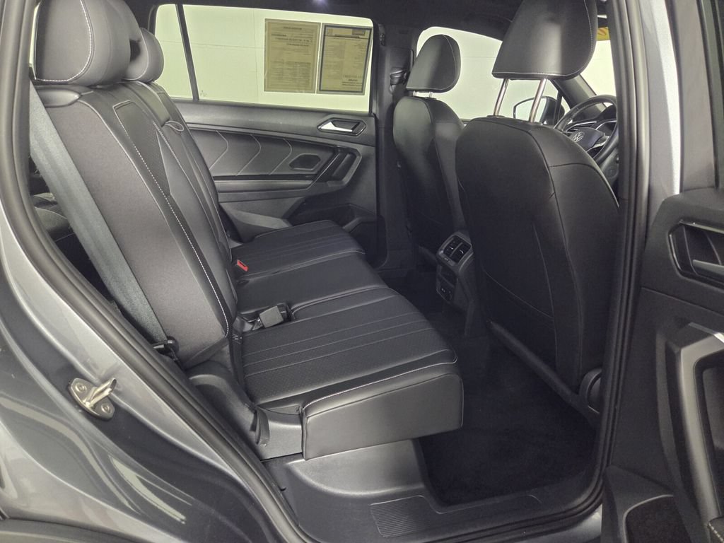 Used 2023 Volkswagen Tiguan SE R-Line FWD image 29
