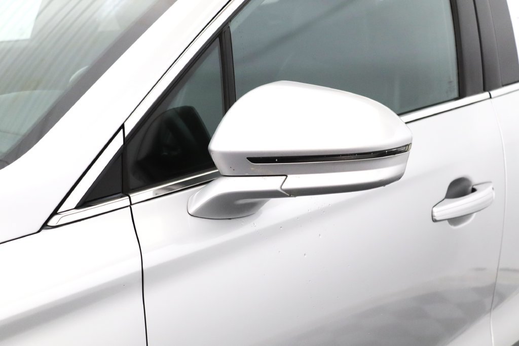 Used 2019 Lincoln MKC Select w/ Select Plus Package AWD/4WD image 11