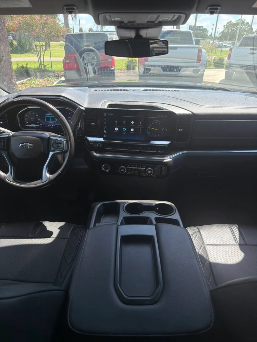 Used 2022 Chevrolet Silverado 1500 RST AWD/4WD image 11