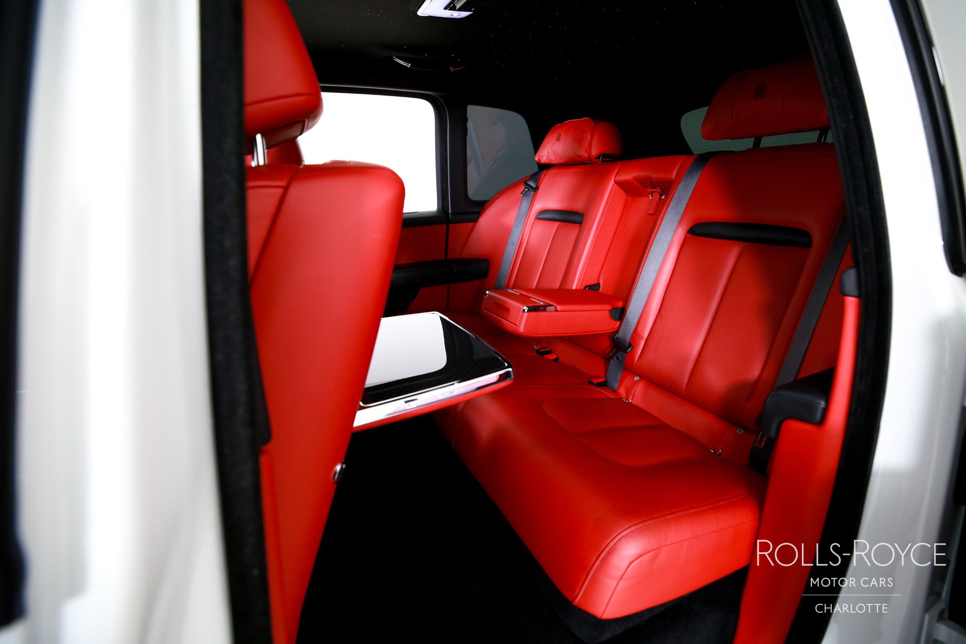 Used 2021 Rolls-Royce Cullinan Black Badge image 19