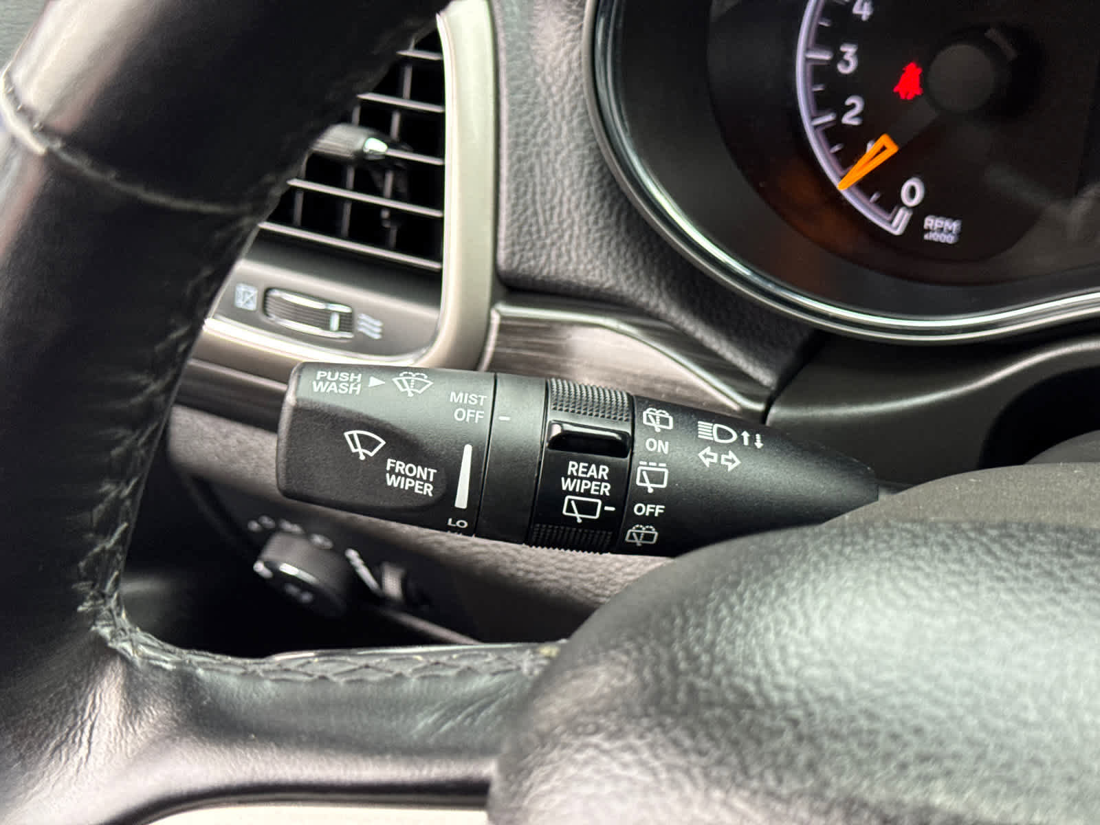 Used 2022 Jeep Grand Cherokee Laredo X image 18