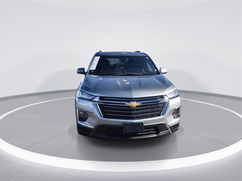 Used 2023 Chevrolet Traverse LT w/ Rear Camera Mirror Package image 3