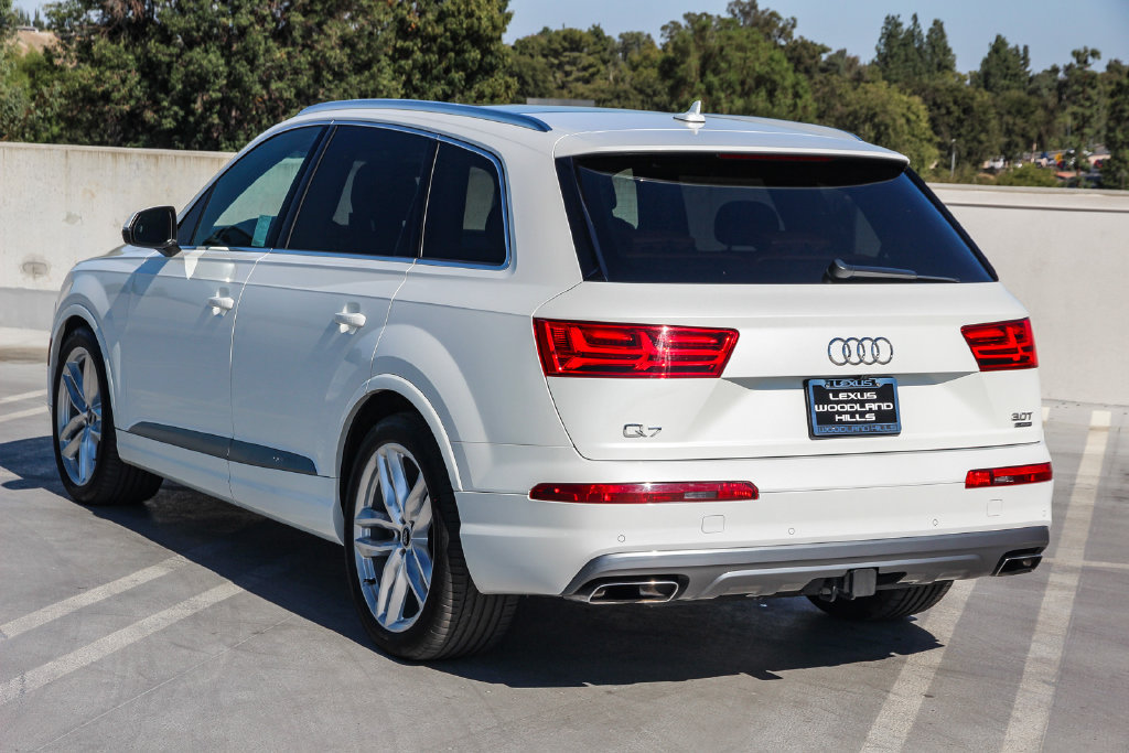 Used 2017 Audi Q7 3.0T Prestige w/ Prestige Package AWD/4WD image 6