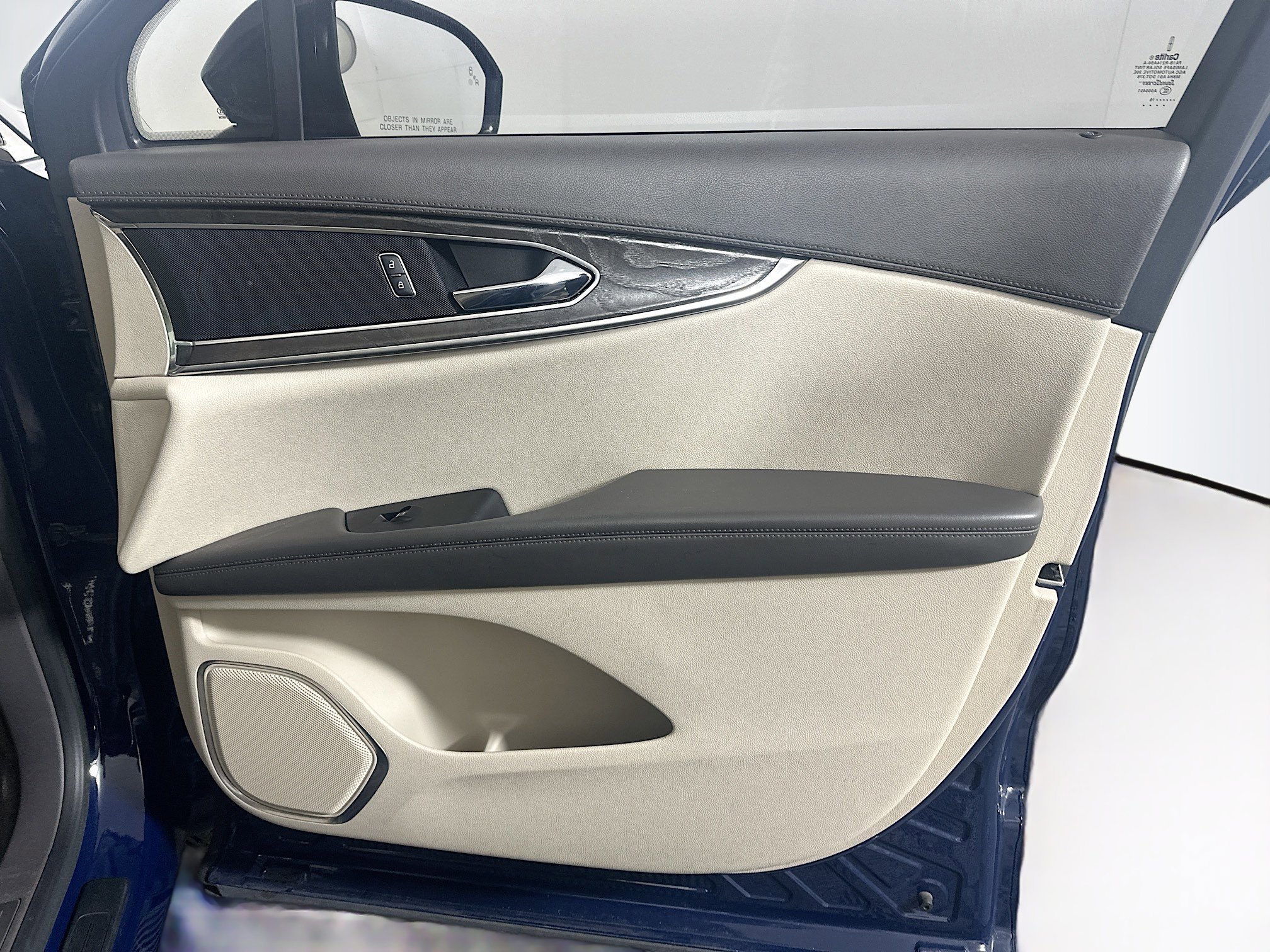 Used 2018 Lincoln MKX Reserve FWD image 35