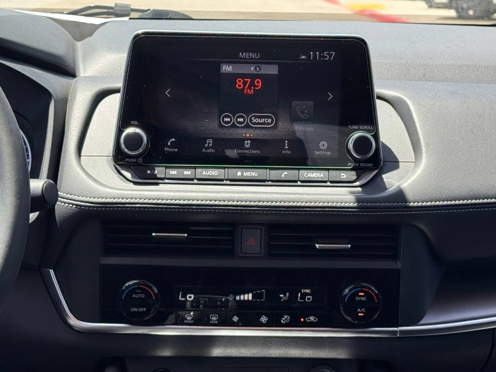 Certified 2025 Nissan Rogue SV AWD/4WD image 19