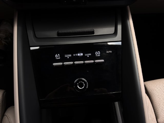 Used 2025 Porsche Macan Electric w/ Premium Package RWD image 27