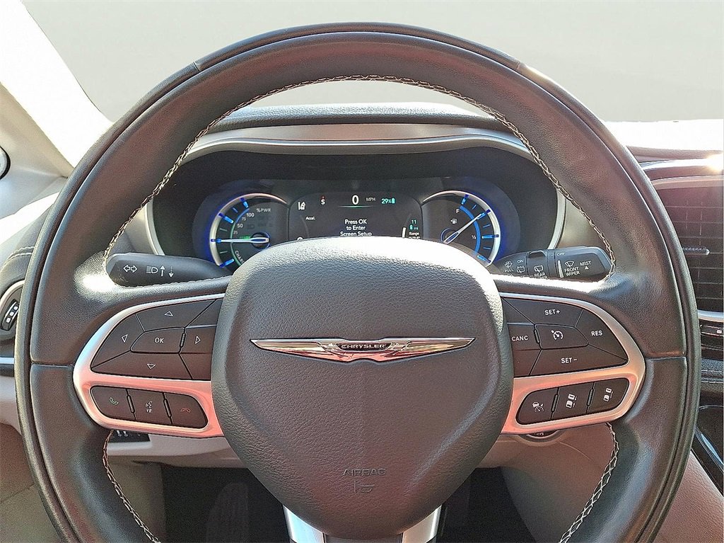 Used 2022 Chrysler Pacifica Touring-L w/ Uconnect Theater Family Group image 20