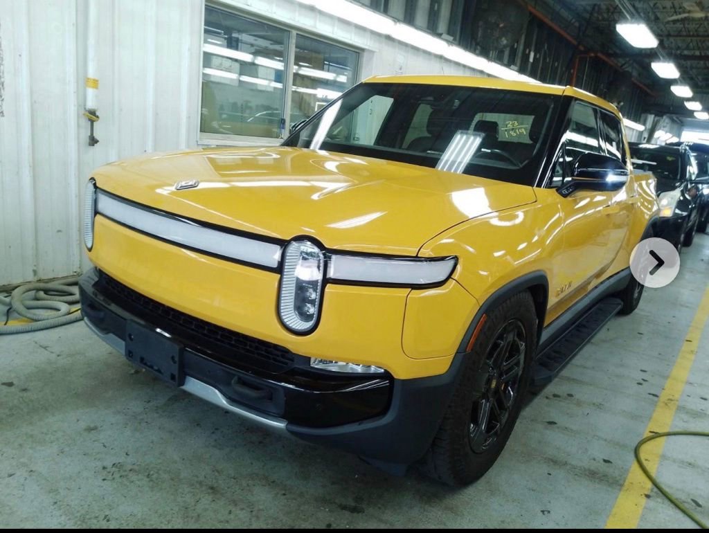 Used 2023 Rivian R1T Adventure AWD/4WD image 2