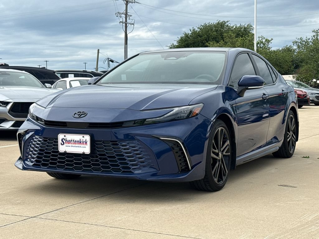 Used 2025 Toyota Camry XSE w/ Premium Package FWD video 3