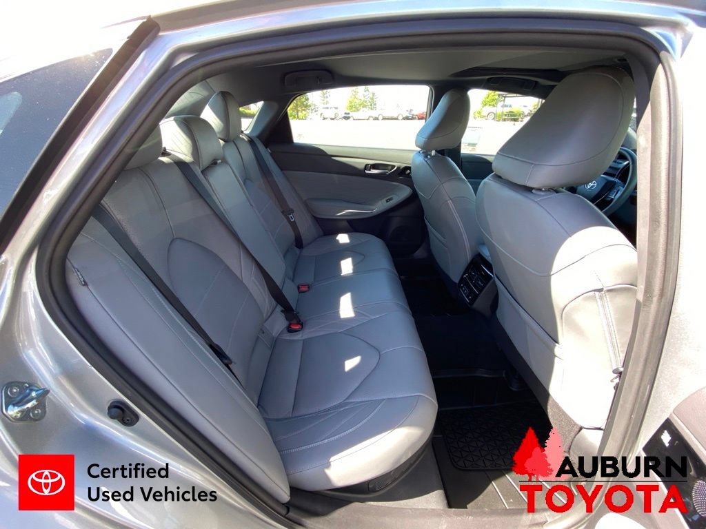Certified 2019 Toyota Avalon Limited w/ Advanced Safety Package FWD image 16