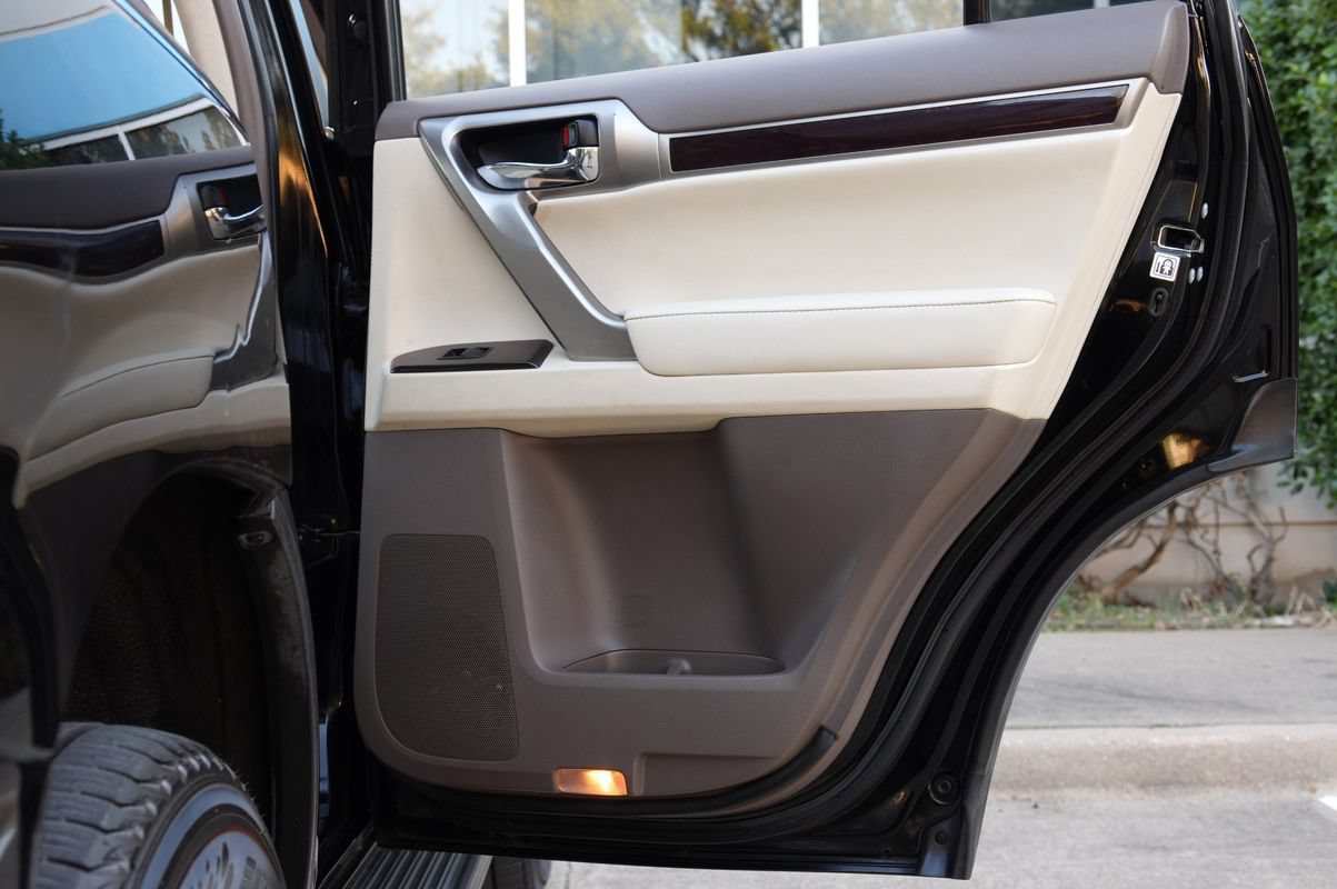 Used 2014 Lexus GX 460 w/ Premium Package AWD/4WD image 42